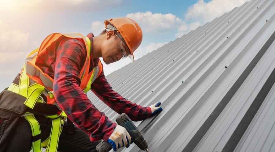 Professional Flat Roofing Installation in Fenton, IA